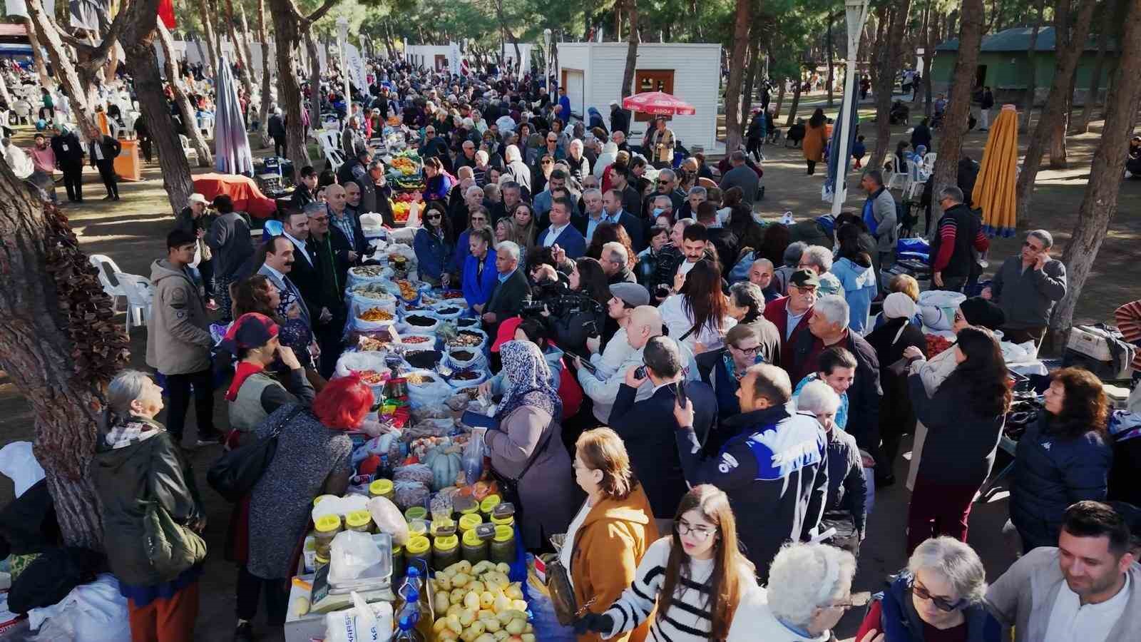 Çandır Fasulyesi Şenliği’nde vatandaşlara piyaz ikramı
