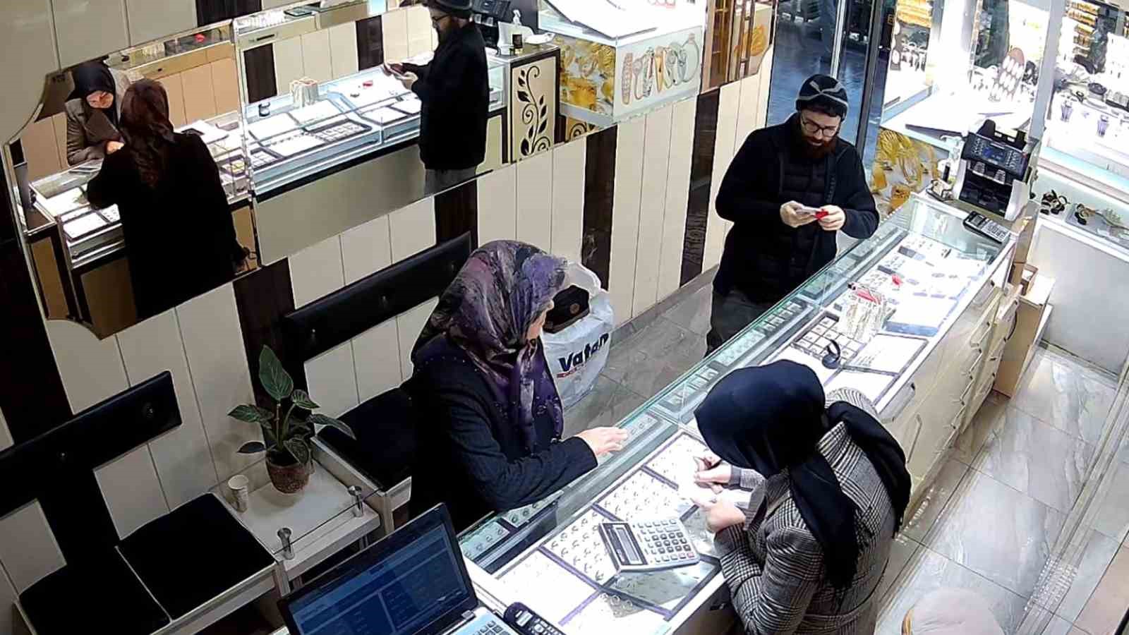 Takma sakallı dolandırıcının ’sahte altın’ oyunu cezaevinde son buldu