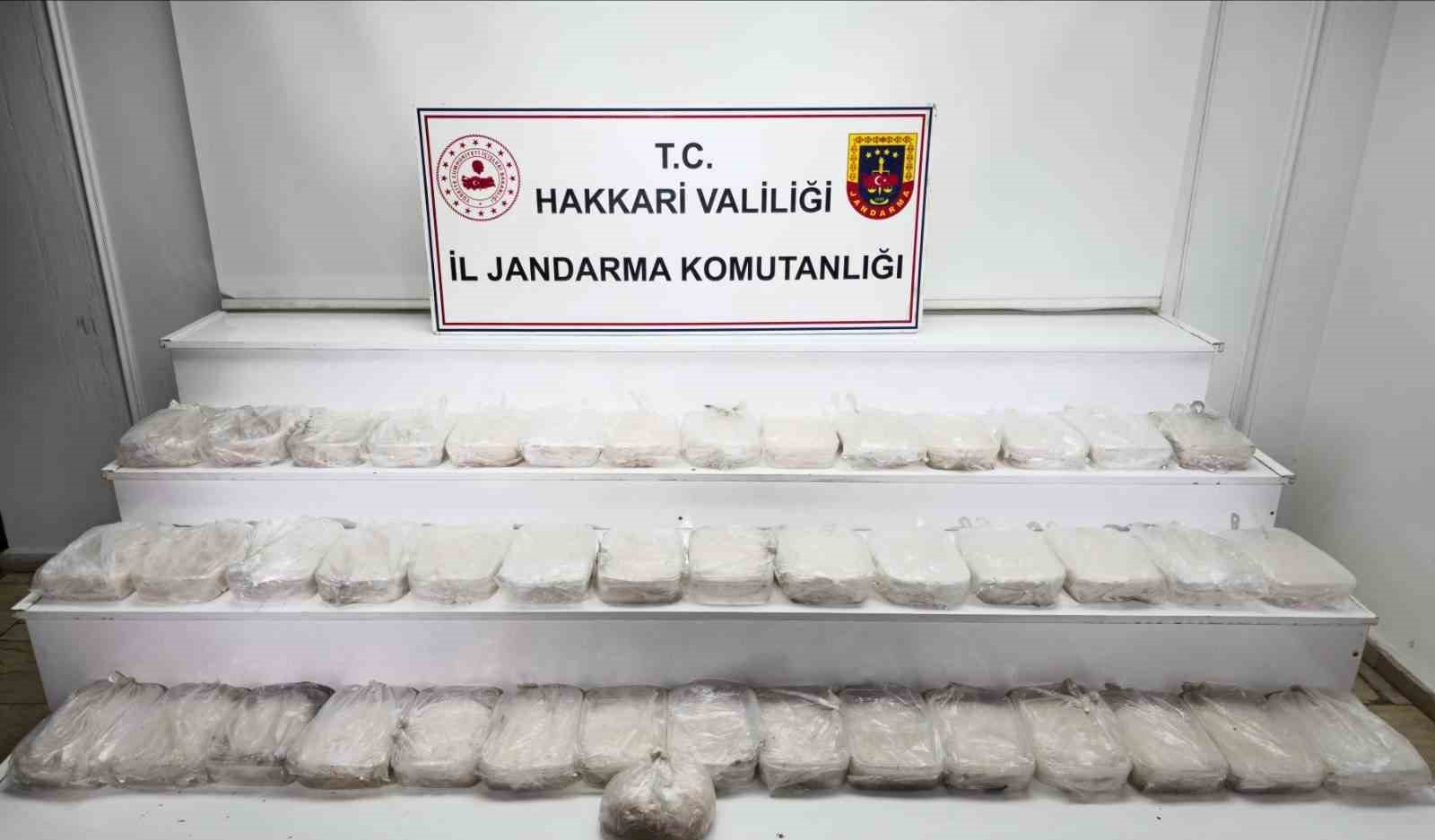 Hakkari’de 49 kilo metamfetamin ele geçirildi