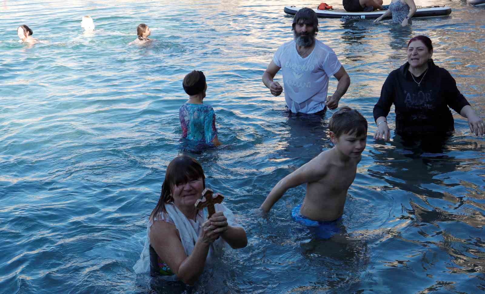 Antalya’da denizden haç çıkarma töreni yapıldı
