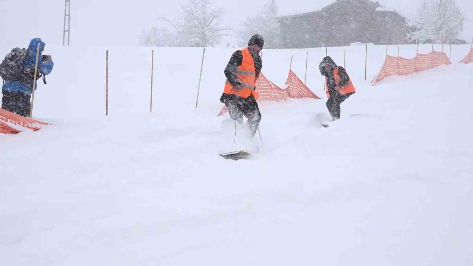 Rizelilerin Snowboard’ı Petranboard nefes kesti