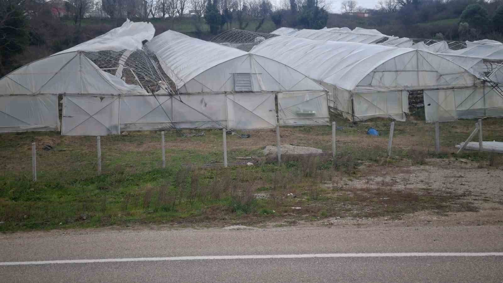 Sinop’ta etkili olan fırtına seralara zarar verdi
