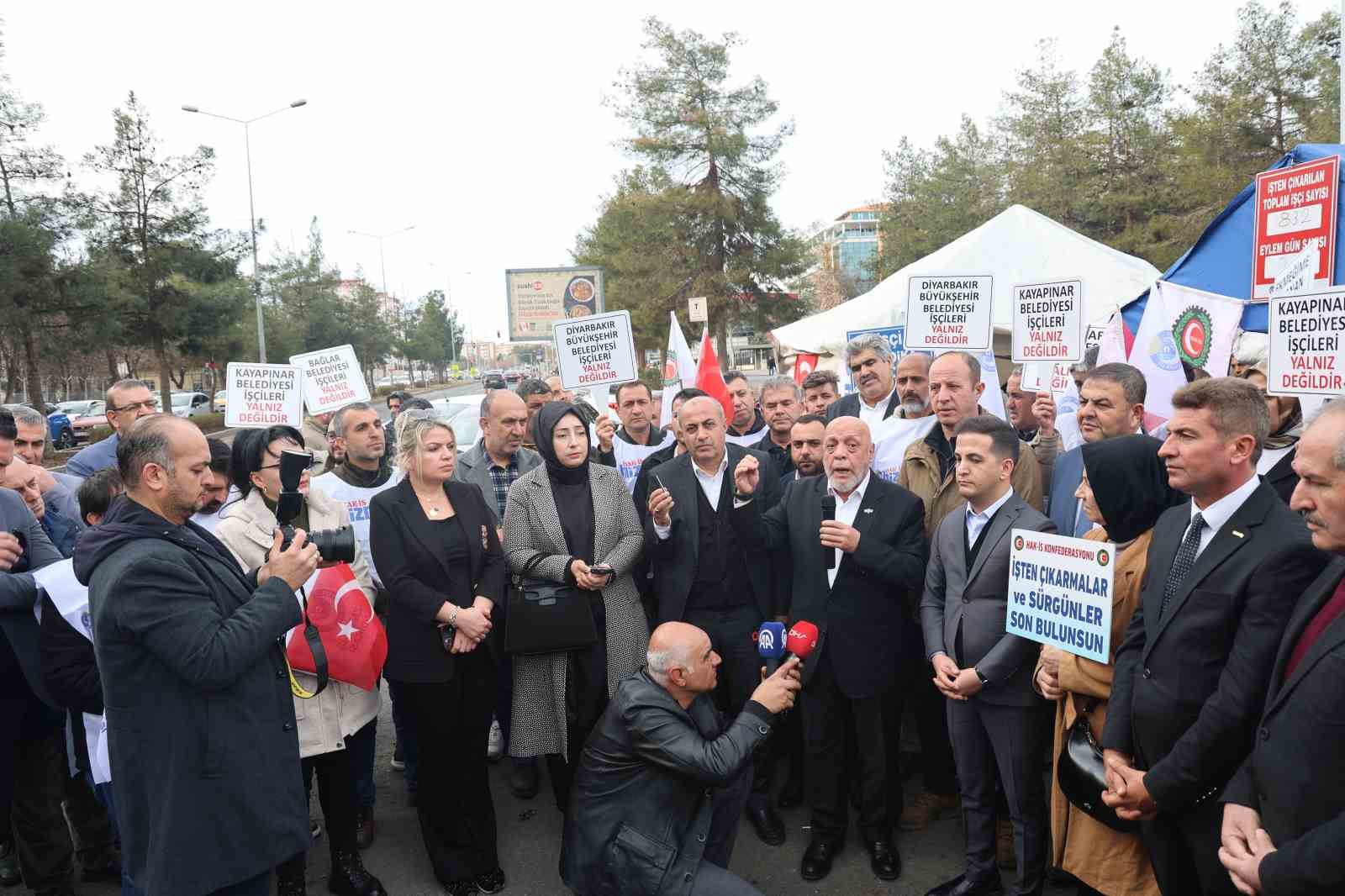 HAK-İŞ Genel Başkanı Arslan, Diyarbakır anneleri ve DEM’li belediyelerin işten çıkardığı işçilerle görüştü