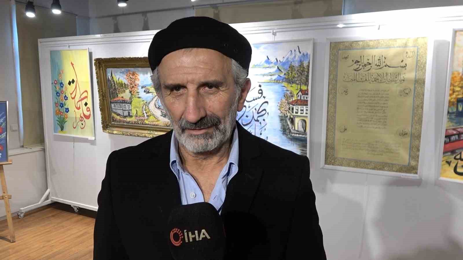 Yalovalı hattat 2 Kur&rsquo;an-ı Kerim&rsquo;i aynı anda yazıyor
