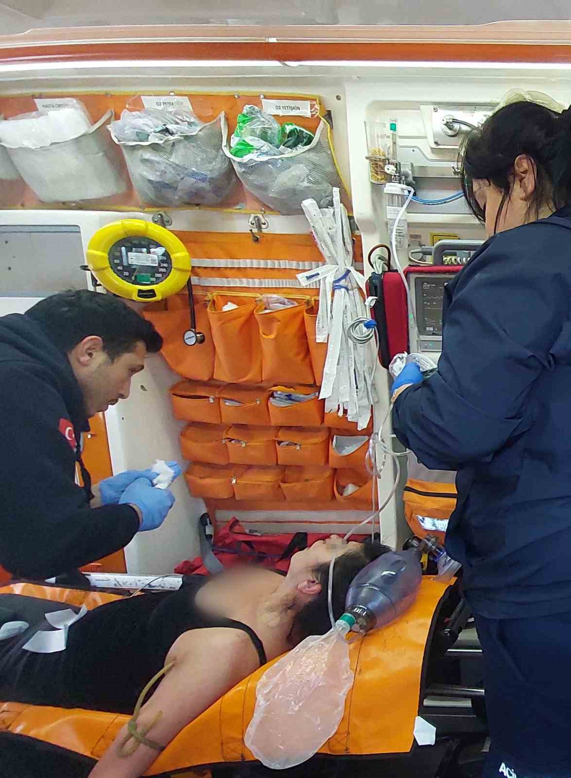 Samsun&rsquo;da denize atlayan kadını polis kurtardı
