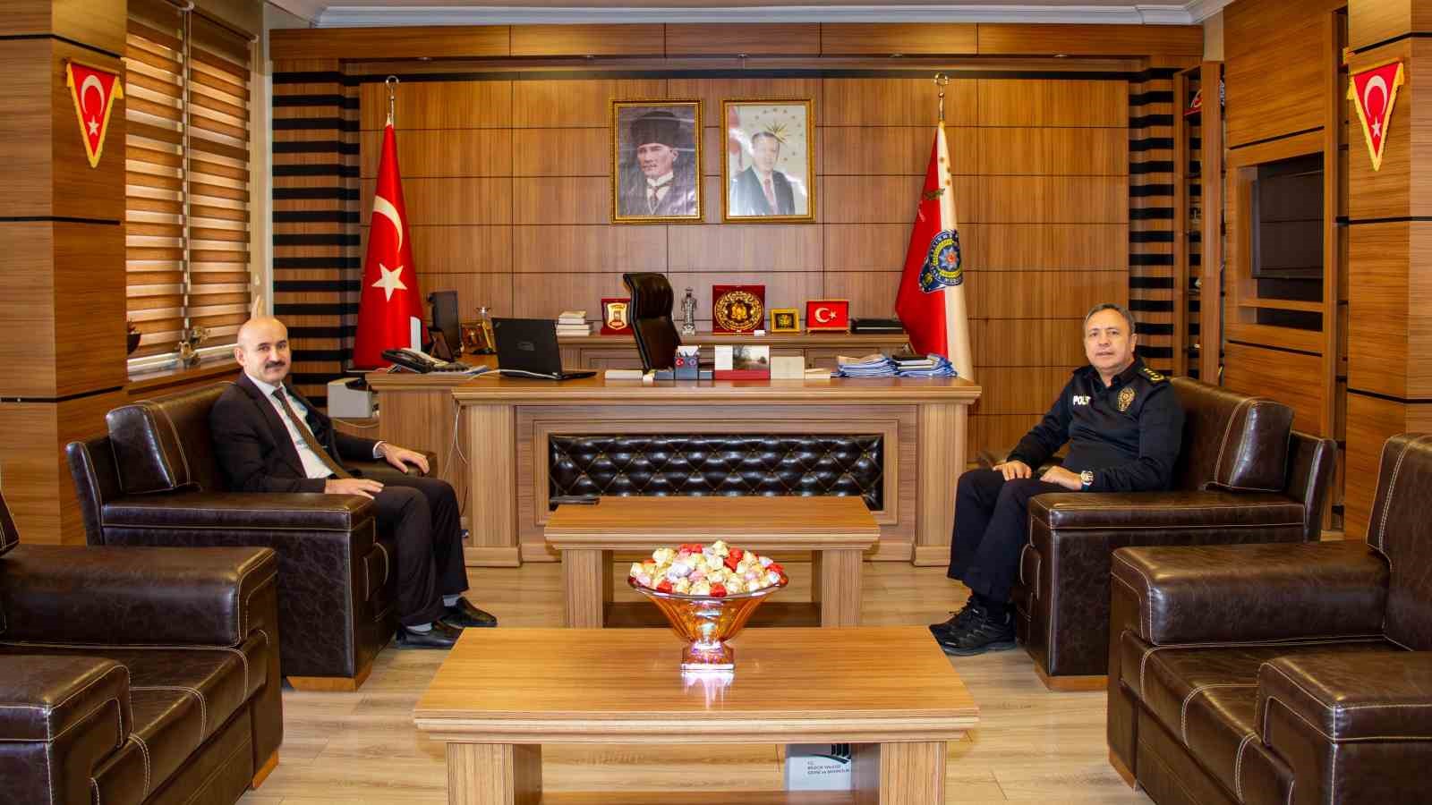 İl M&uuml;d&uuml;r&uuml; &Ouml;zt&uuml;rk, adaletin temsilcileriyle bir araya geldi
