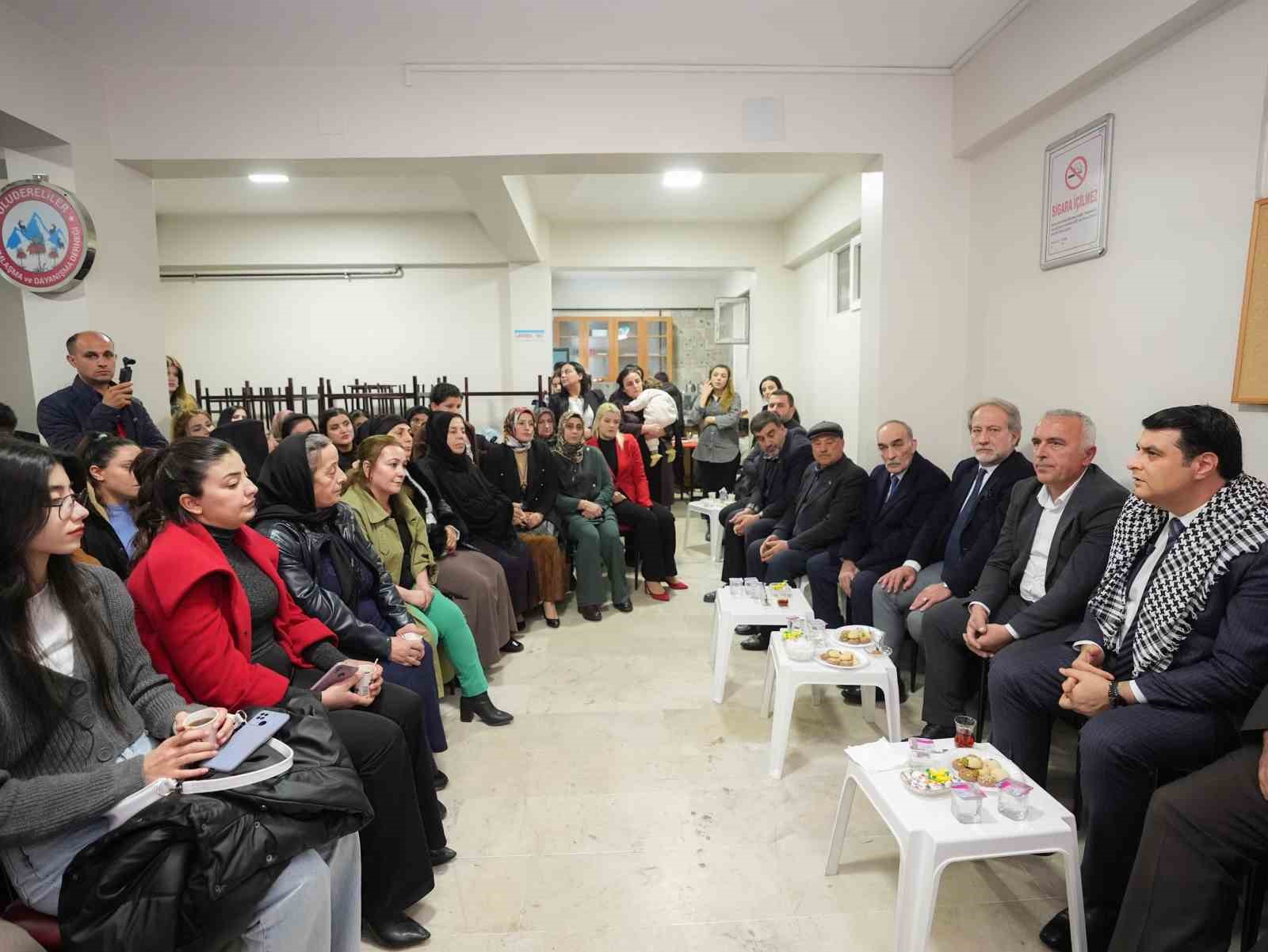 Yılmaz&rsquo;dan Uludereliler Derneği&rsquo;ne ziyaret
