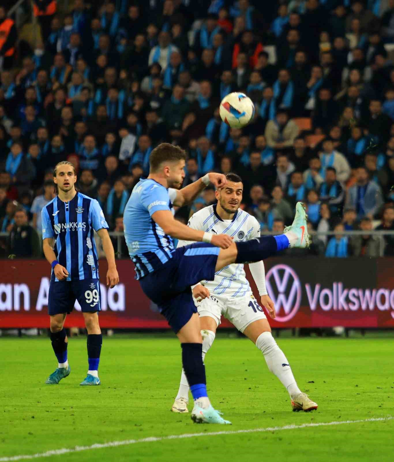 Trendyol S&uuml;per Lig: Adana Demirspor: 0 - Fenerbah&ccedil;e: 0 (İlk yarı)
