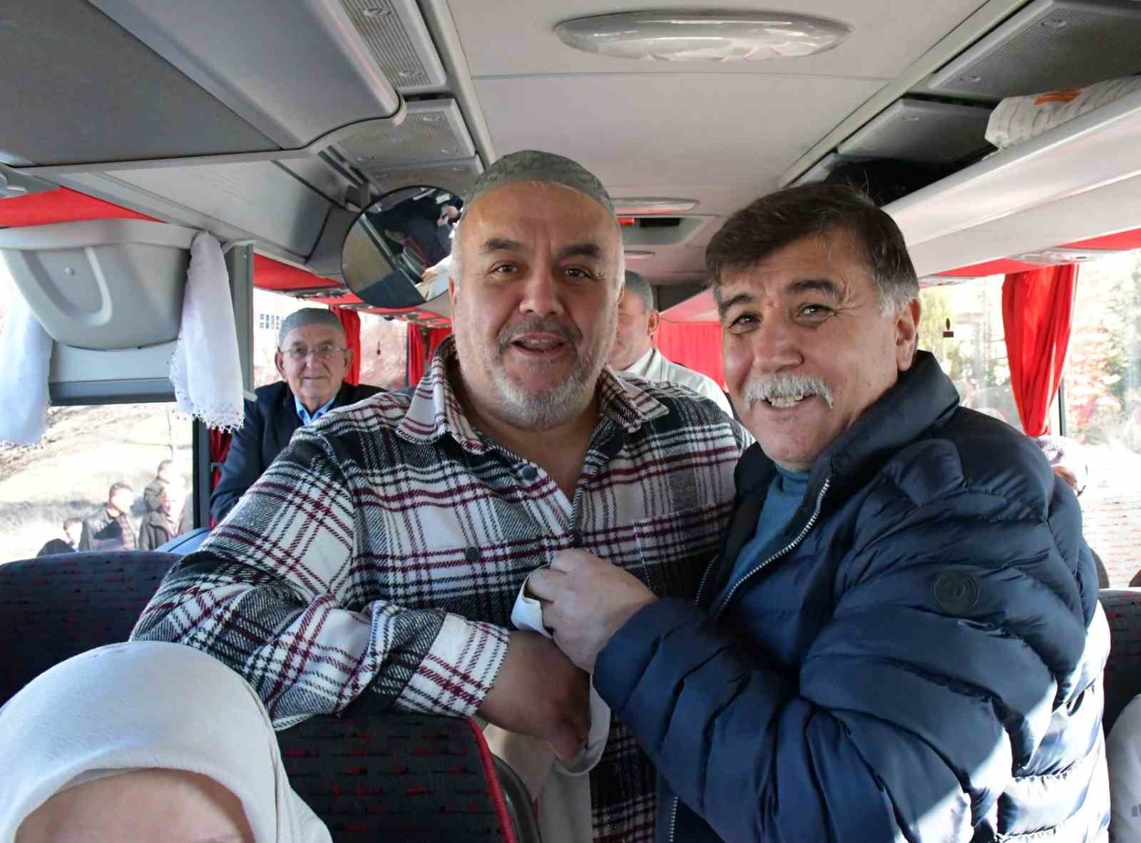 Emet&rsquo;ten 25 kişilik umre grubu kutsal topraklara uğurlandı
