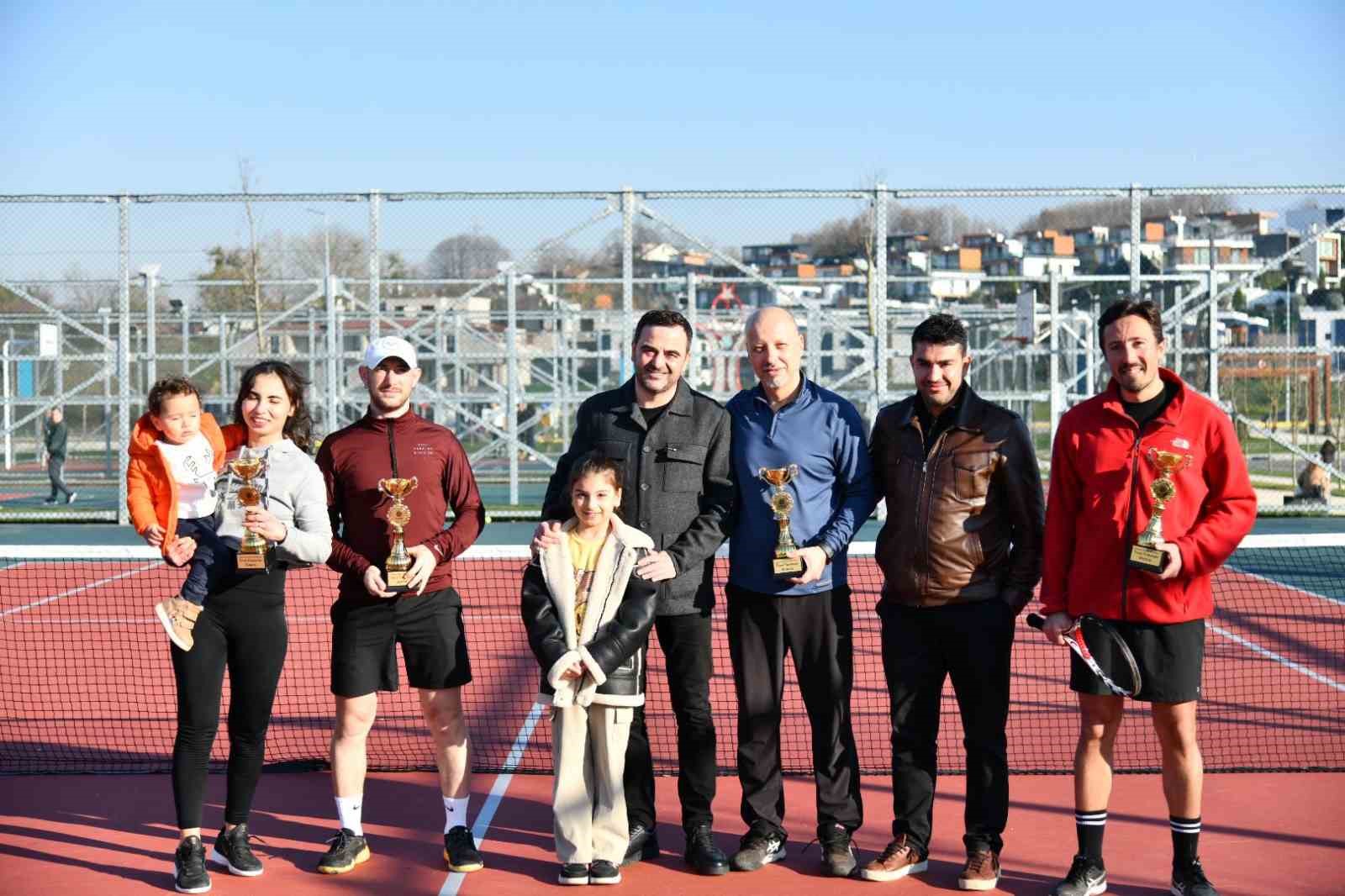 Tenis turnuvasında ödüller sahiplerini buldu
