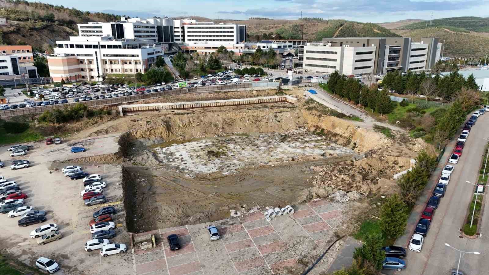 Umuttepe otopark ve cami projesini yarıda bırakan firmaya ceza