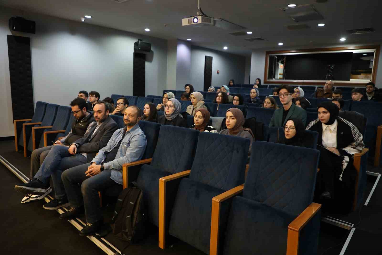 Esenler Medya Akademisi’nde mezuniyet heyecanı
