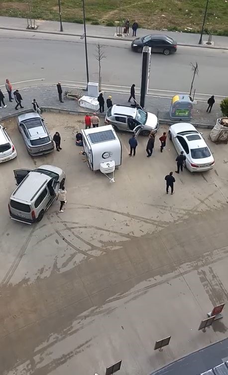 Silivri’de  kontrolden çıkan araç otoparka düştü: 1 yaralı