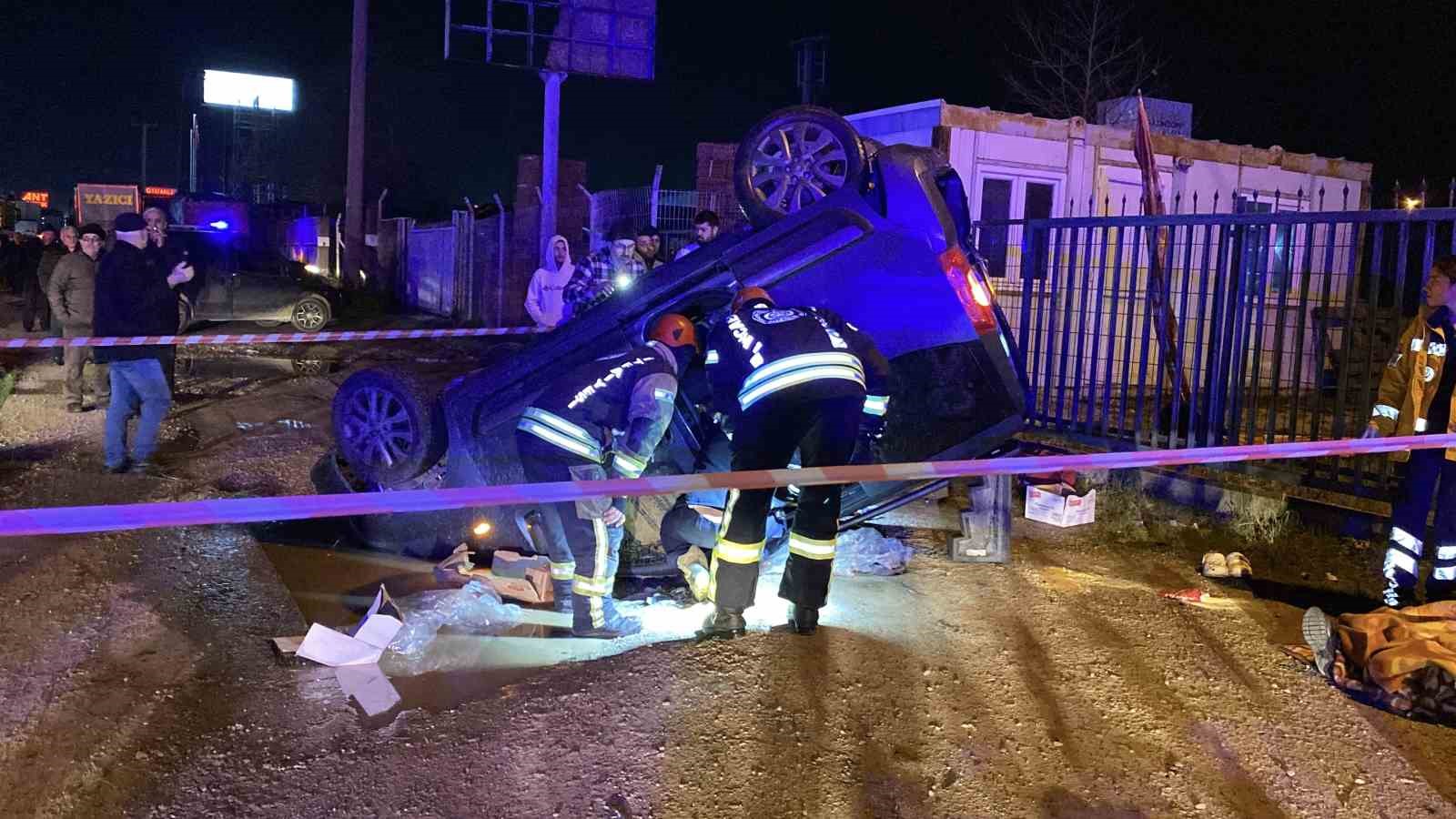 Tırın çarptığı hafif ticari araç metrelerce sürüklenerek takla attı: 3 yaralı