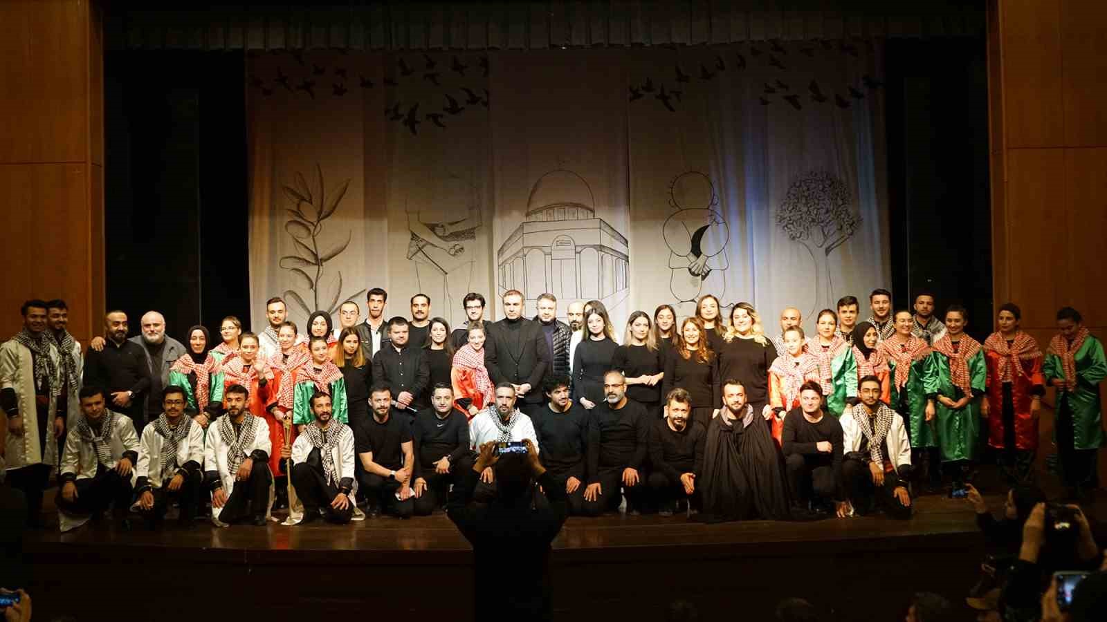 Kahramanmaraş&rsquo;ta Filistin m&uuml;cadelesi tiyatro sahnesinde
