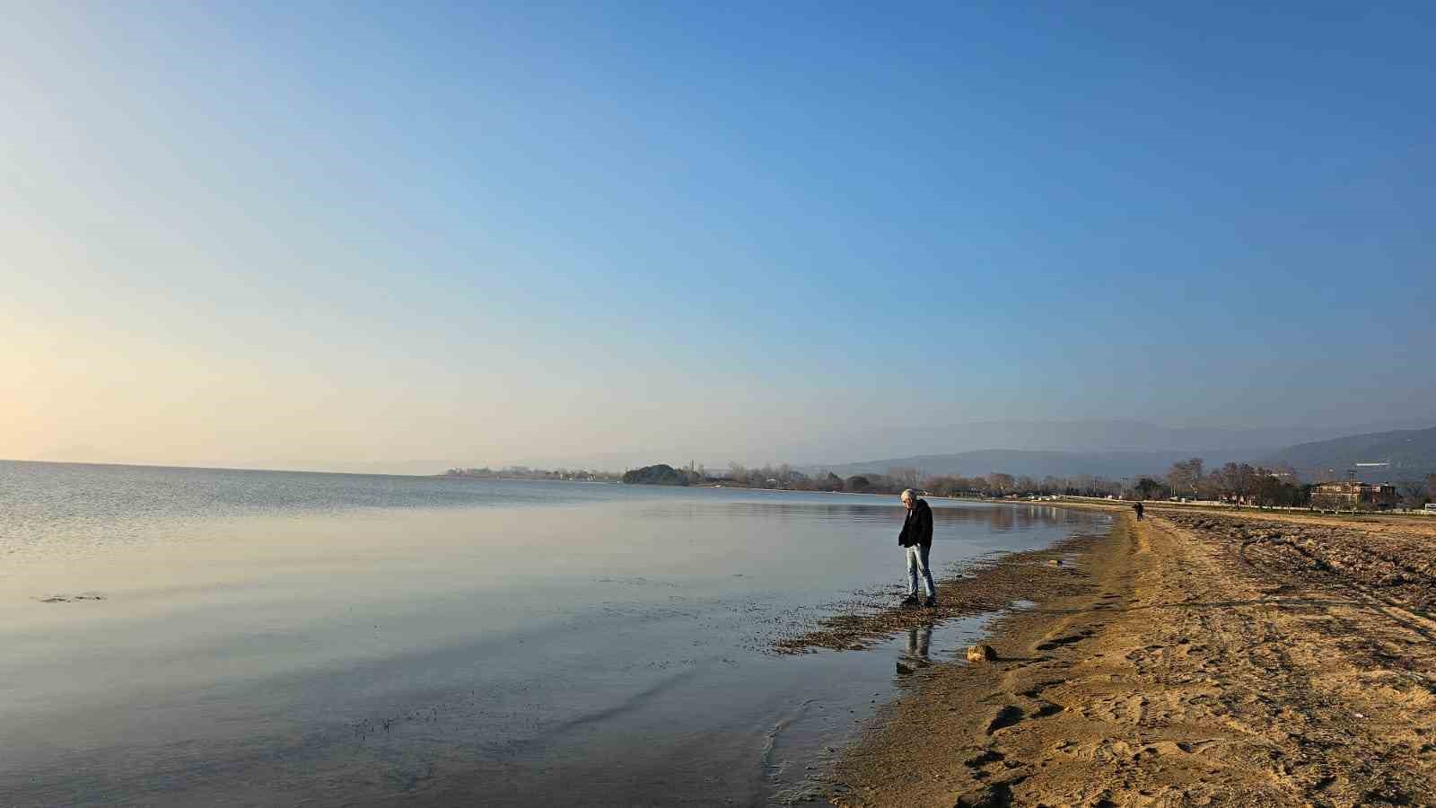 Erdek Körfezi’nde deniz çekildi, antik liman gün yüzüne çıktı