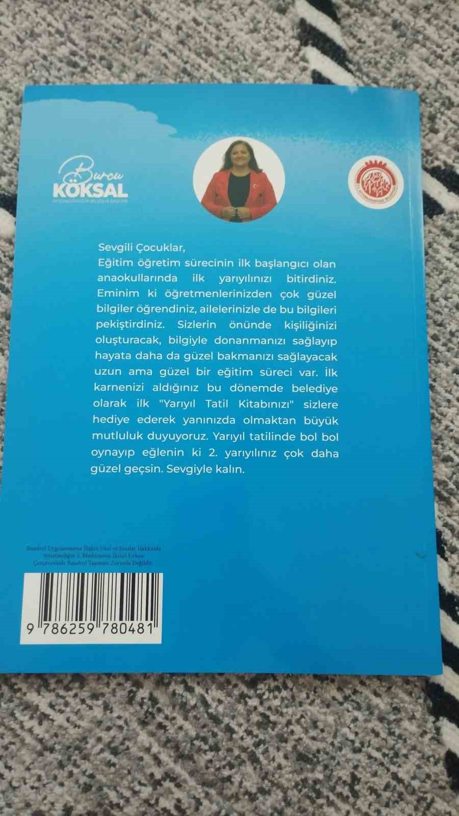 CHP’li belediyenin okullardaki kitaplı propagandasına valilik ’dur’ dedi