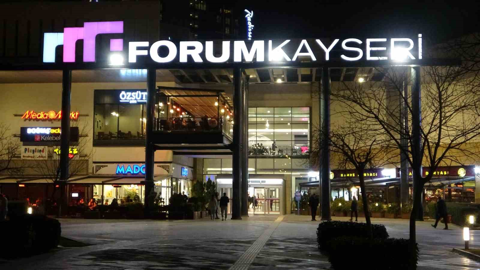 Forum Kayseri’de 2 polis ve 1 güvenliği yaralayan suç makineleri yakalandı