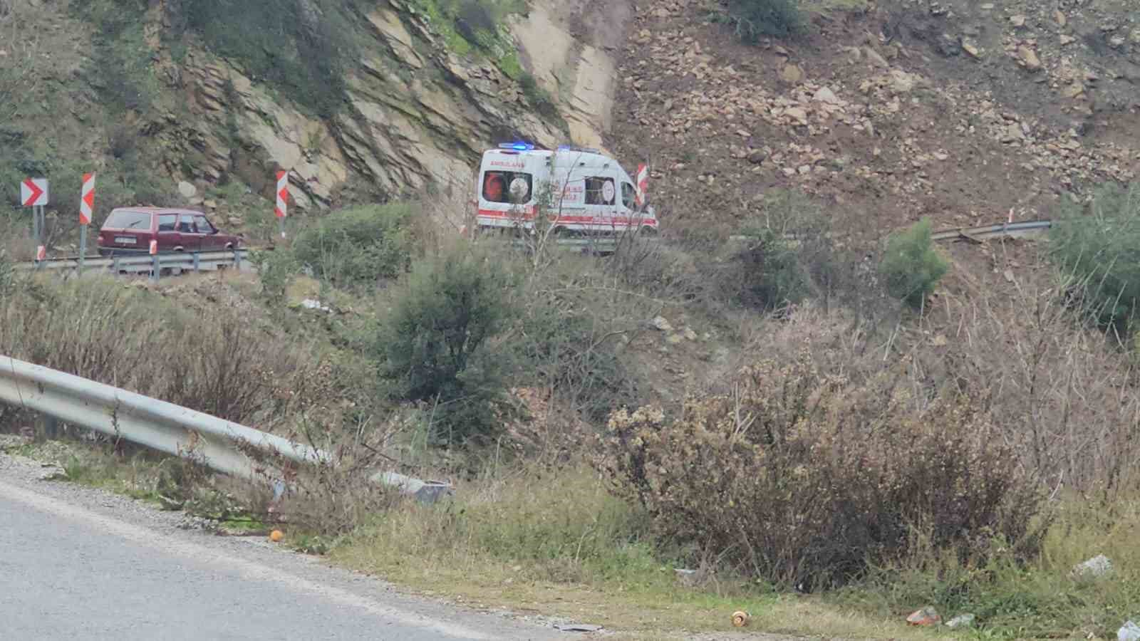 Nazilli’de araç uçuruma yuvarlandı