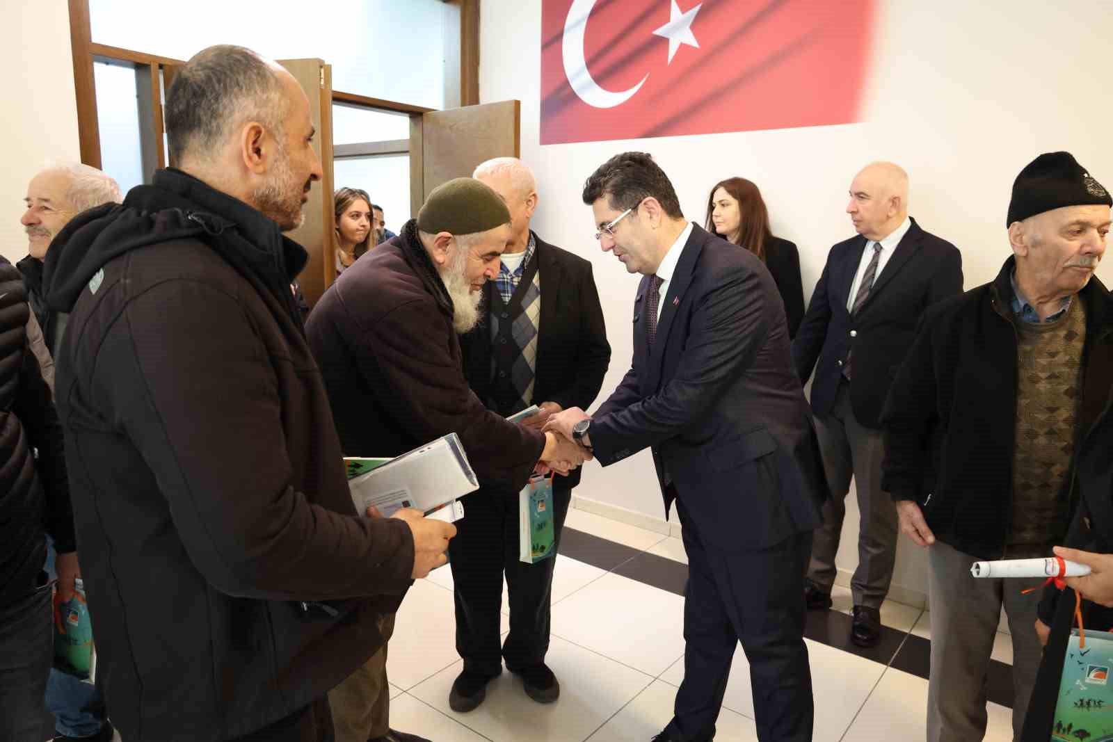 &Ccedil;ekmek&ouml;y&rsquo;de 30 yıllık tapu hasreti son buldu
