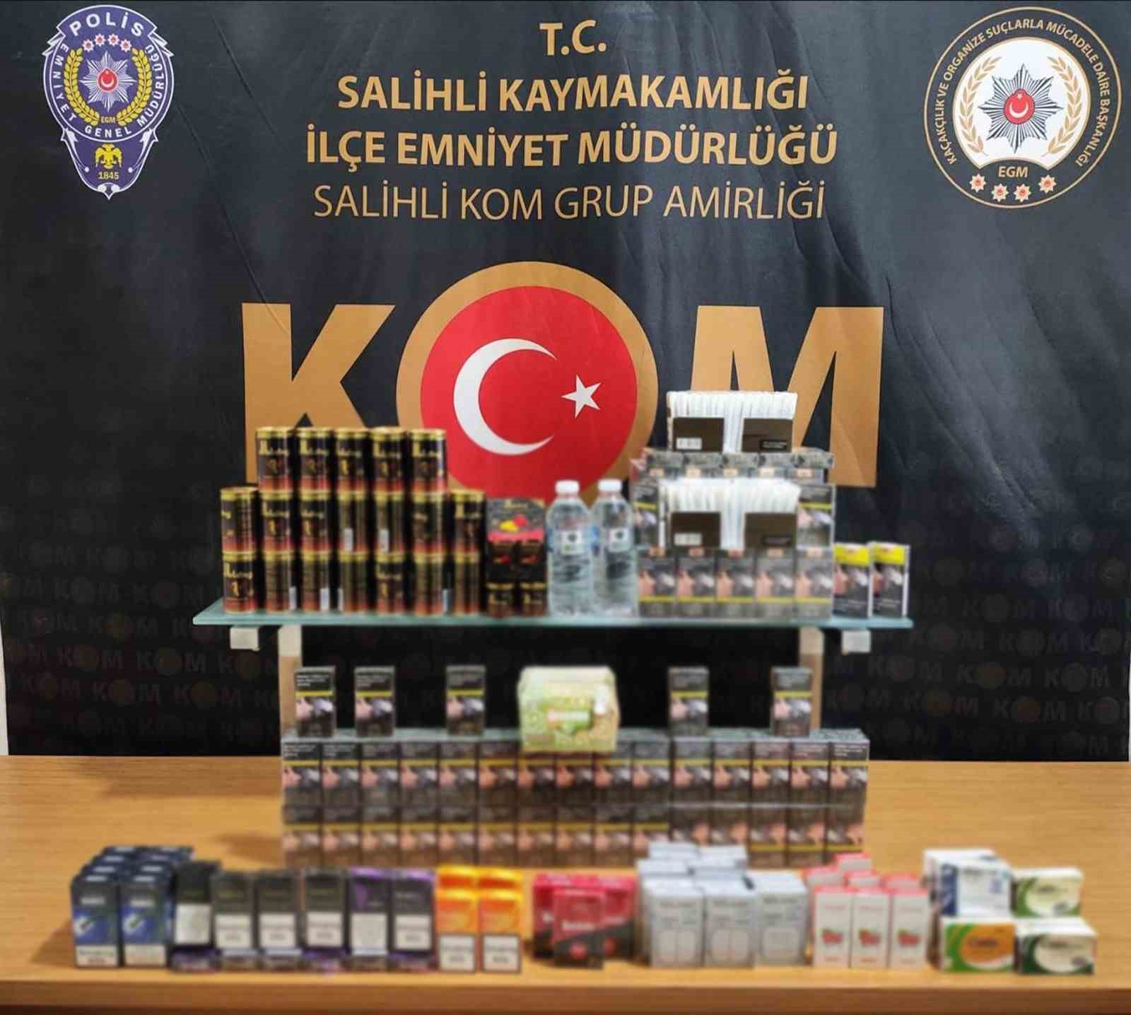 Manisa&rsquo;da 62 litre g&uuml;mr&uuml;k ka&ccedil;ağı alkol ele ge&ccedil;irildi
