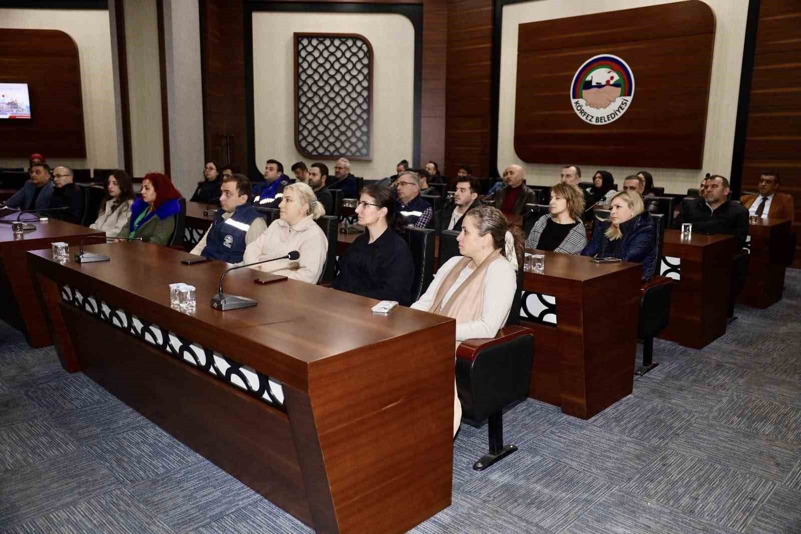 Körfez Belediyesi personeline afet eğitimi