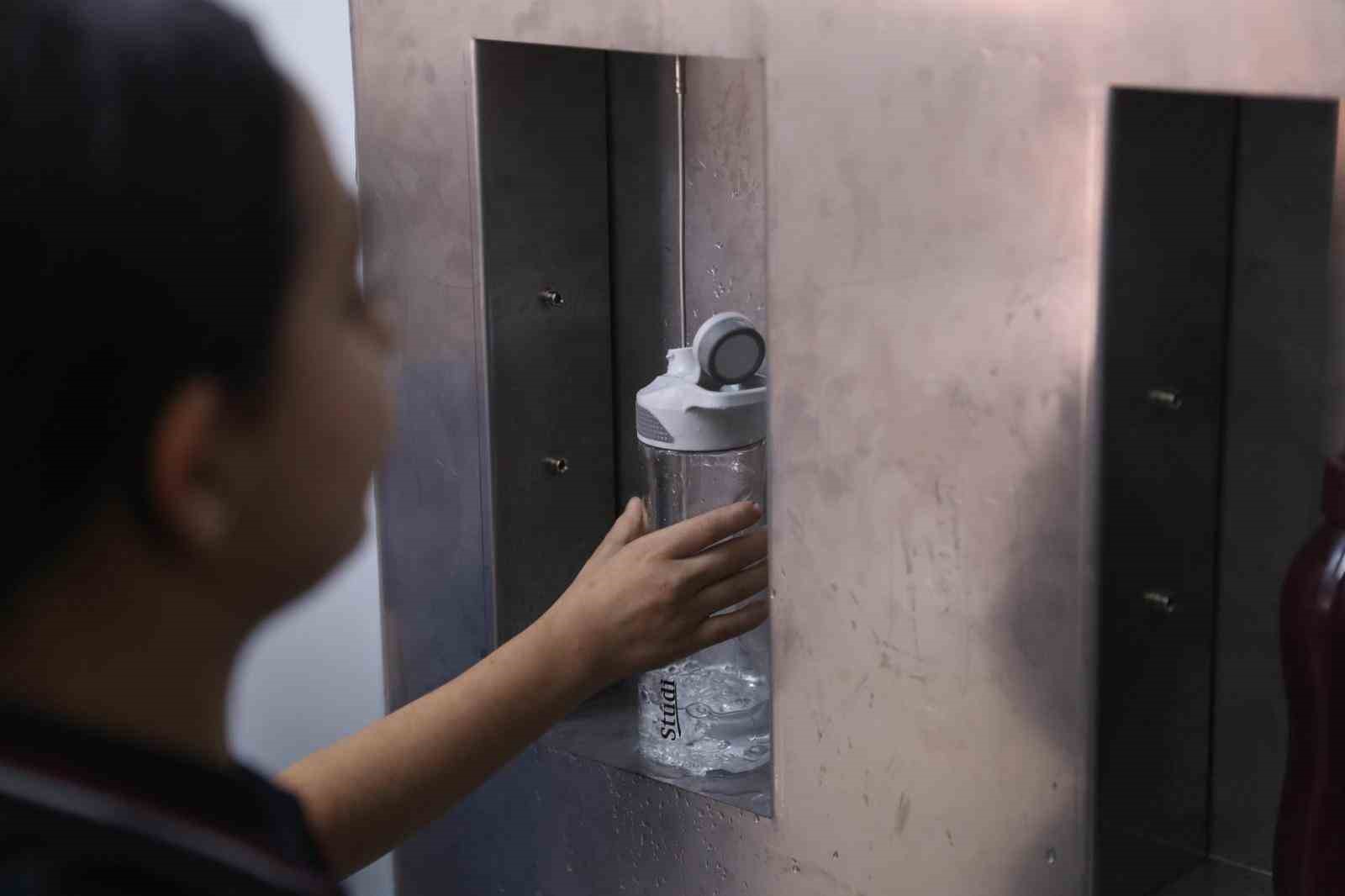 Merkezefendi Belediyesinin projesi kapsamında &ouml;ğrenciler &uuml;cretsiz ve sağlıklı suya kavuşmaya devam
