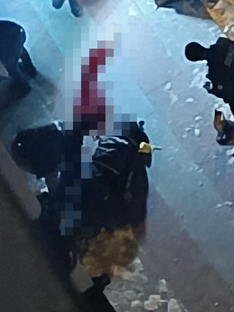Van&rsquo;da polisten ka&ccedil;an d&uuml;zensiz g&ouml;&ccedil;menler 4. kattan atladı: 1 &ouml;l&uuml;, 1 yaralı
