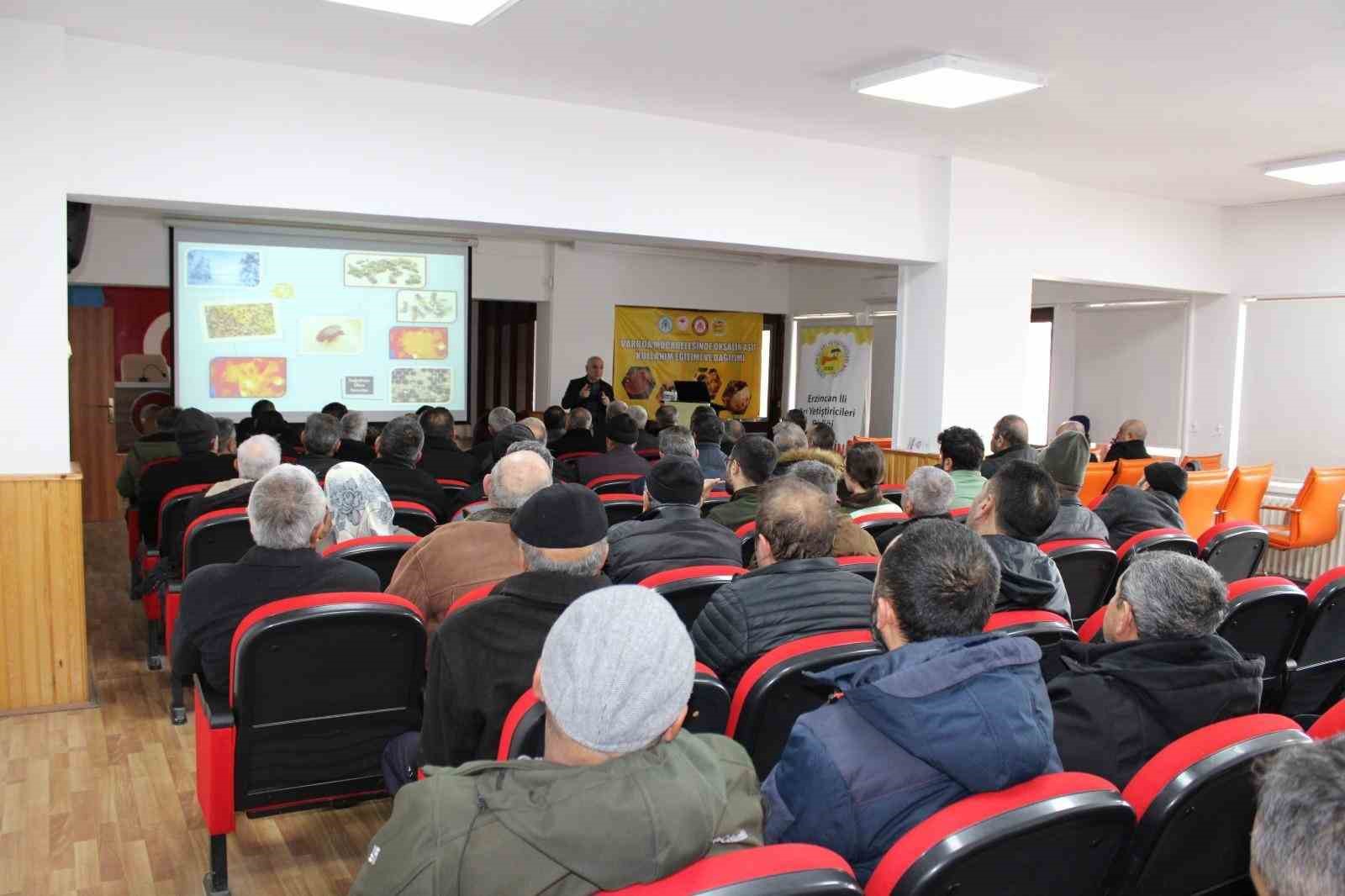 Erzincan’da varroa ile mücadele eğitimleri başladı