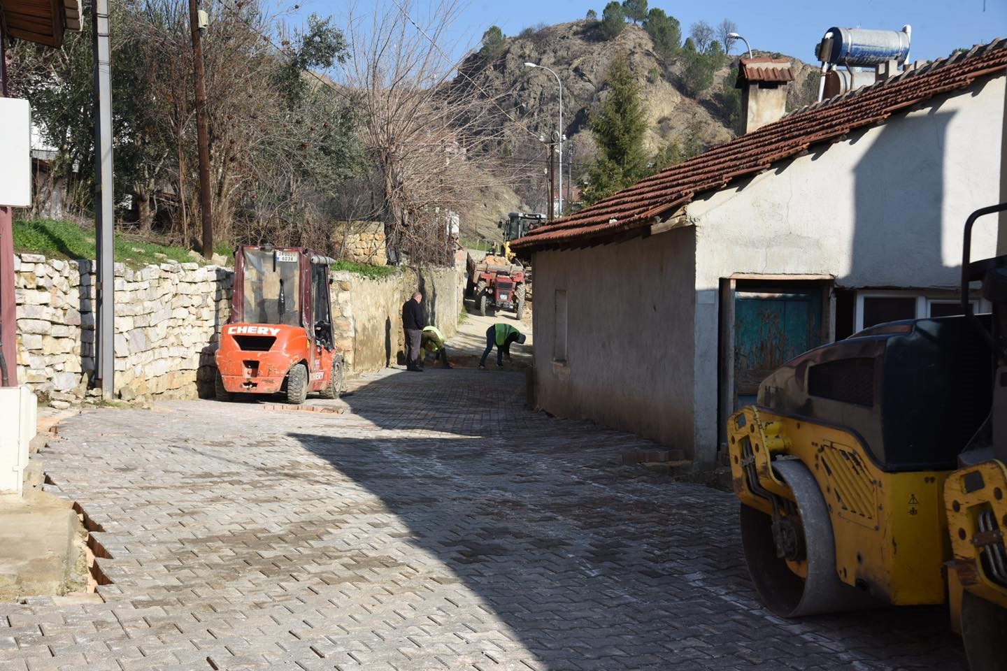 Orhangazi Mahallesindeki çalışmaları kontrol etti