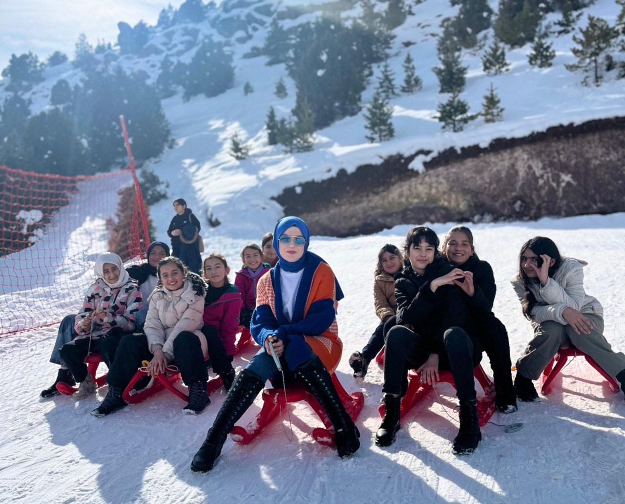 Okulumuz Ergan, dersimiz kayak
