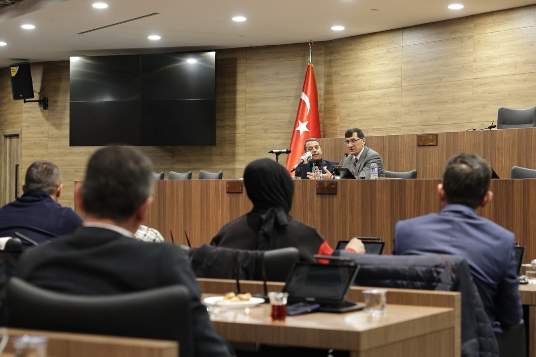 Başkan Kahveci: "Muhtarlarımızın sesi, mahallelerimizin sesidir"
