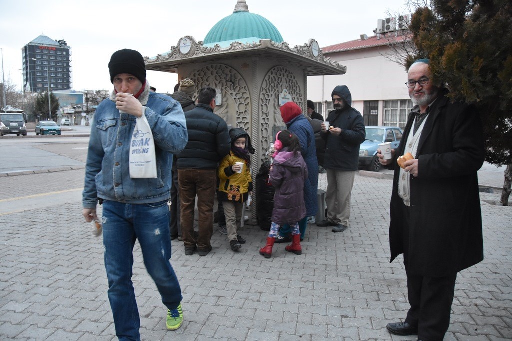 Kocasinan’dan soğuk havada sıcak çorba ikramı
