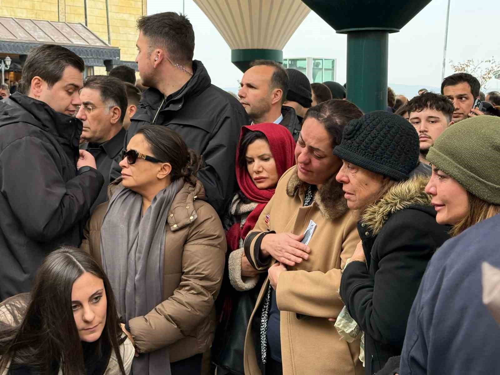 Bolu’daki yangında hayatını kaybeden tıp öğrencisi toprağa verildi
