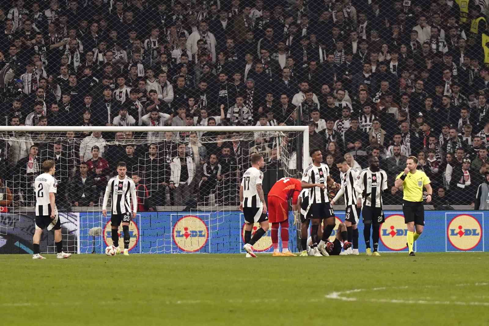 UEFA Avrupa Ligi: Beşiktaş: 1 - Athletic Bibao: 1 (İlk yarı)
