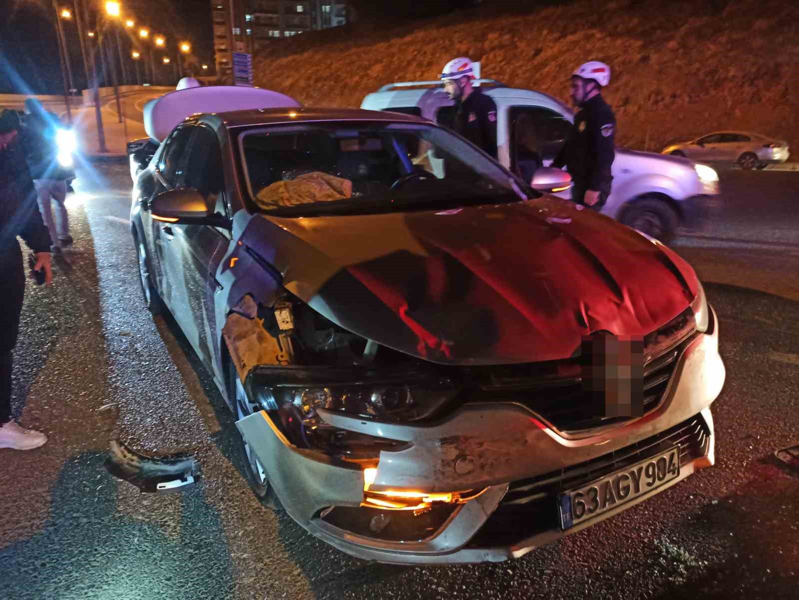 iki otomobil çarpıştı: 2 yaralı 6 Şanlıurfa’da iki otomobil çarpıştı: 2 yaralı