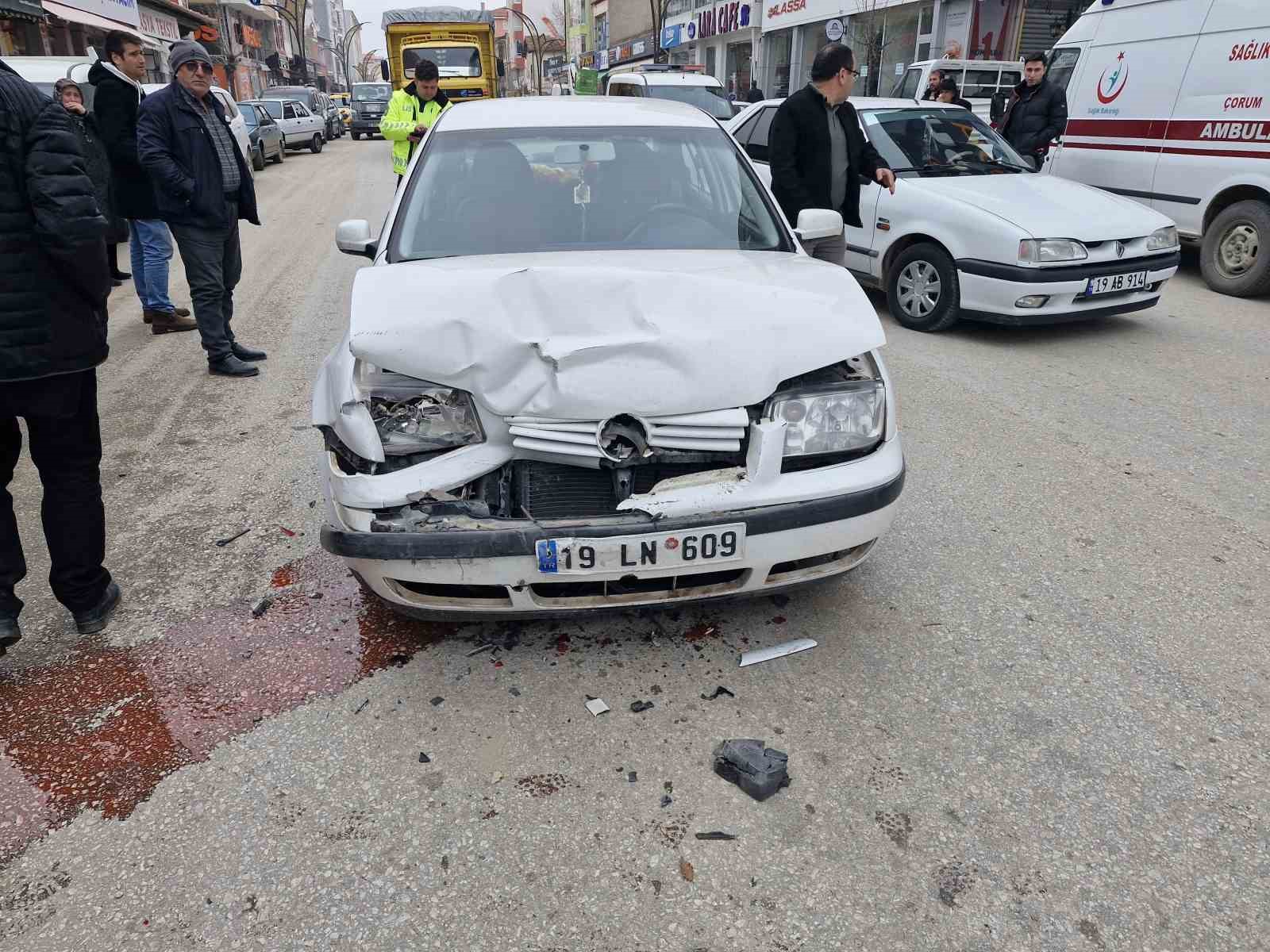 Çorum’da iki otomobil çarpıştı: 1 yaralı