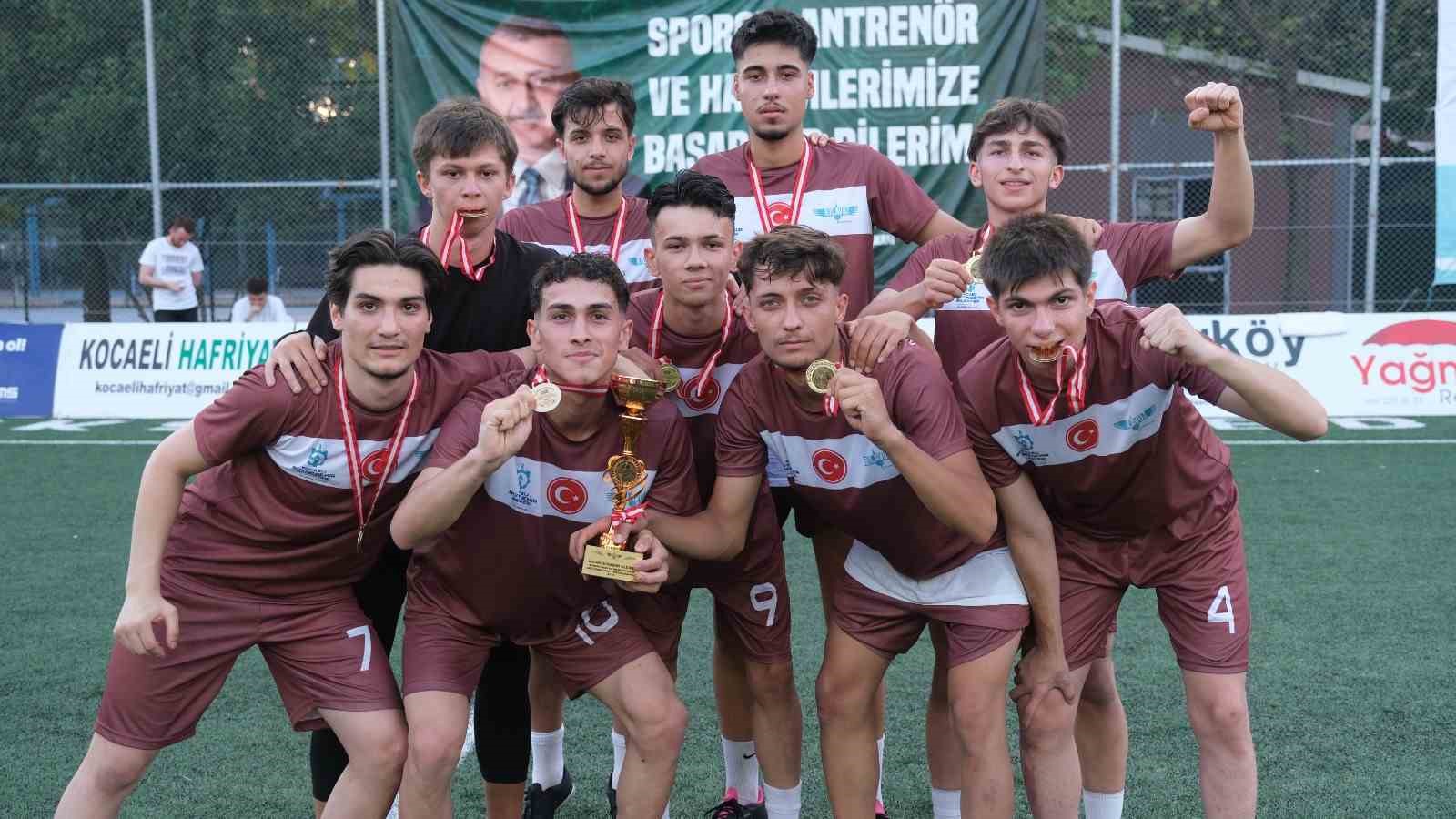 Akademi liselerinde 13 bin 502 &ouml;ğrenciye eğitim
