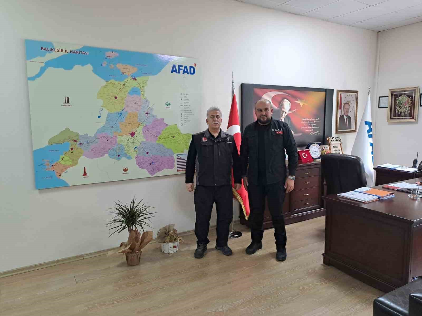 Balıkesir Arama Kurtarma ekibi &ccedil;alışmalarını hızlandırdı
