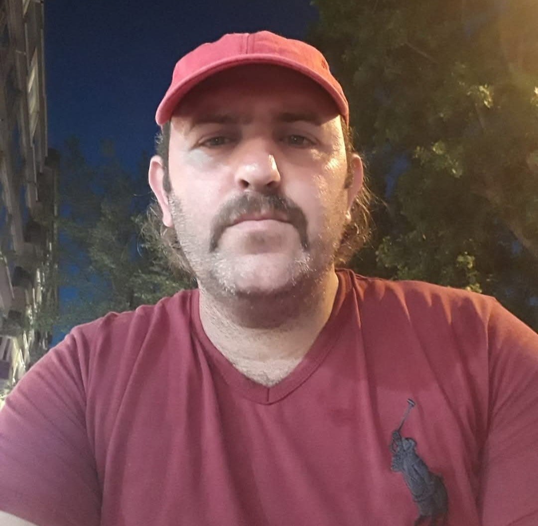 Mobilya ustası evinde ölü bulundu