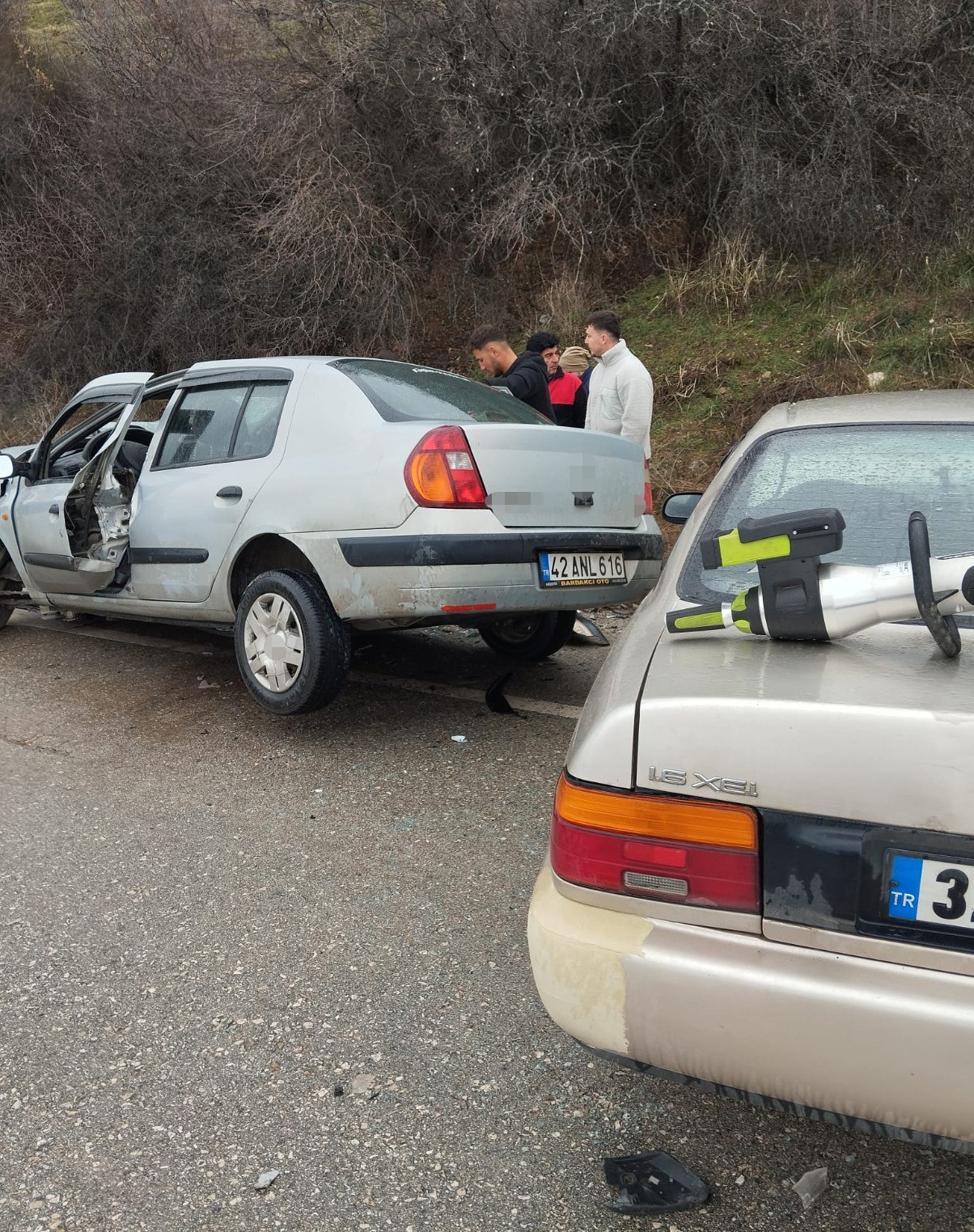 Isparta&rsquo;da otomobiller kafa kafaya &ccedil;arpıştı: 1 &ouml;l&uuml;, 3 yaralı
