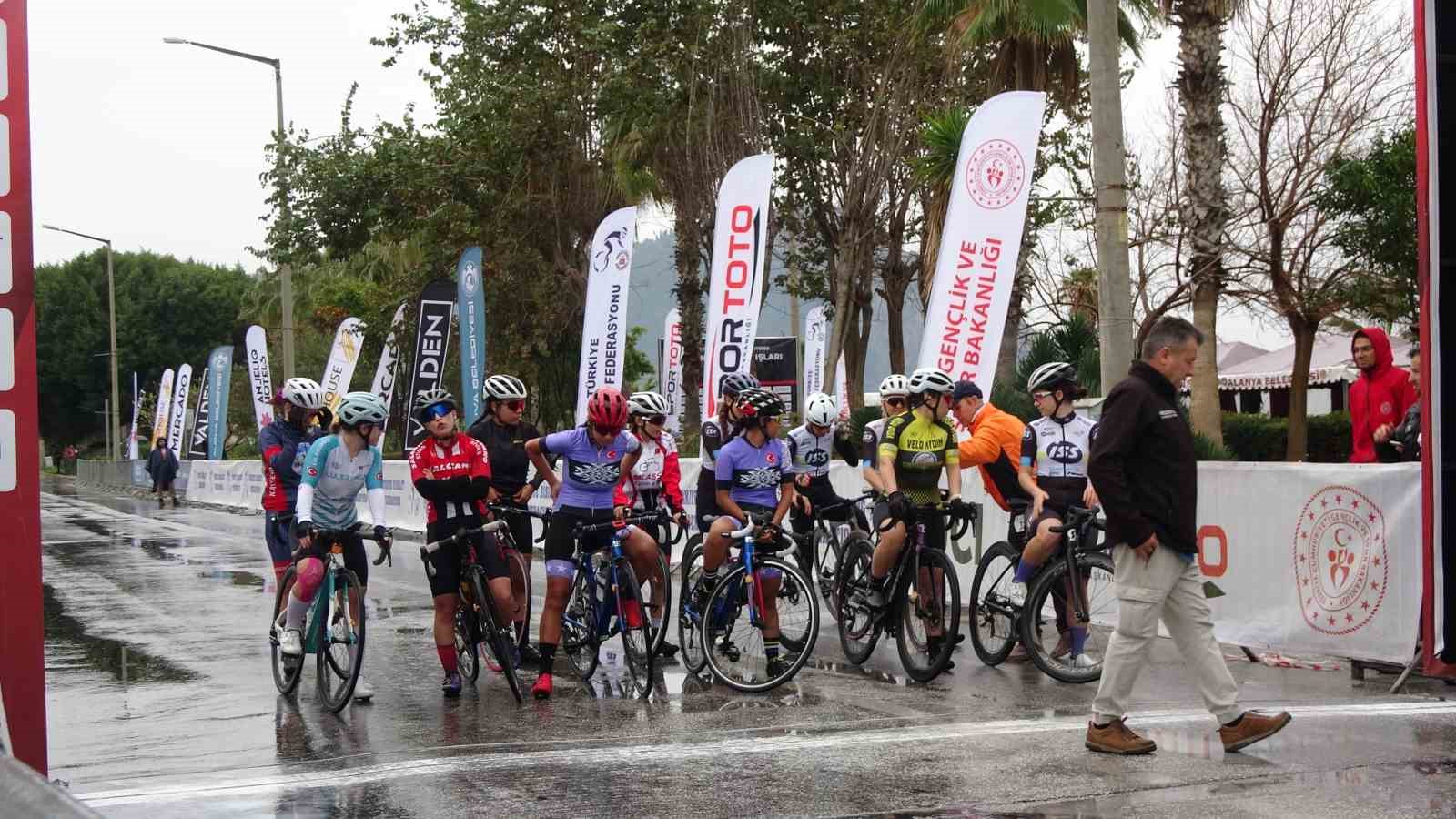 Alanya’da Türkiye Bisiklet Kupası 1. Etap Puanlı Yol Yarışları Kriteryum etabıyla sona erdi