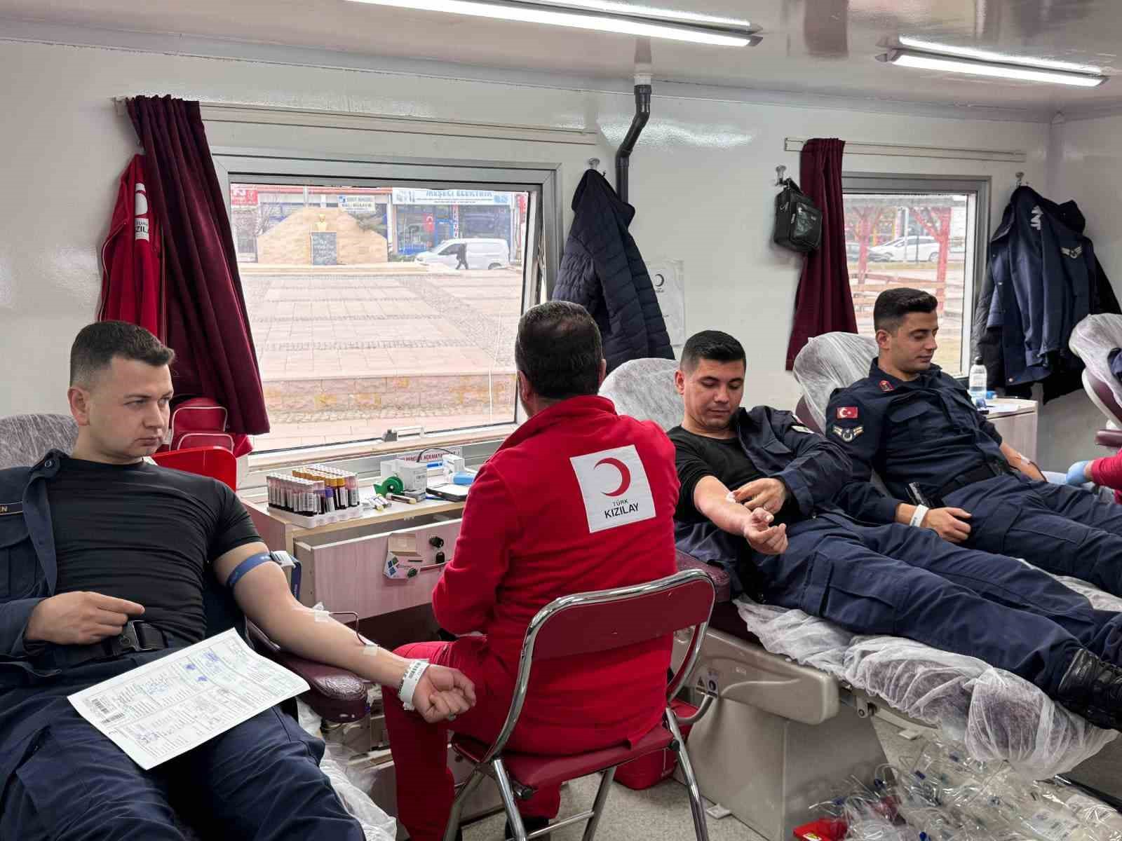 Saraykent’te Jandarma personeli kan bağışında bulundu