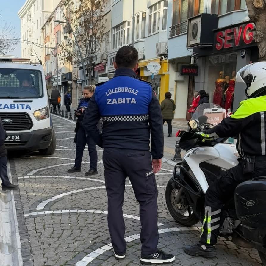 Lüleburgaz’da motosiklet denetimi: Trafiğe kapalı yola giren sürücülere para cezası