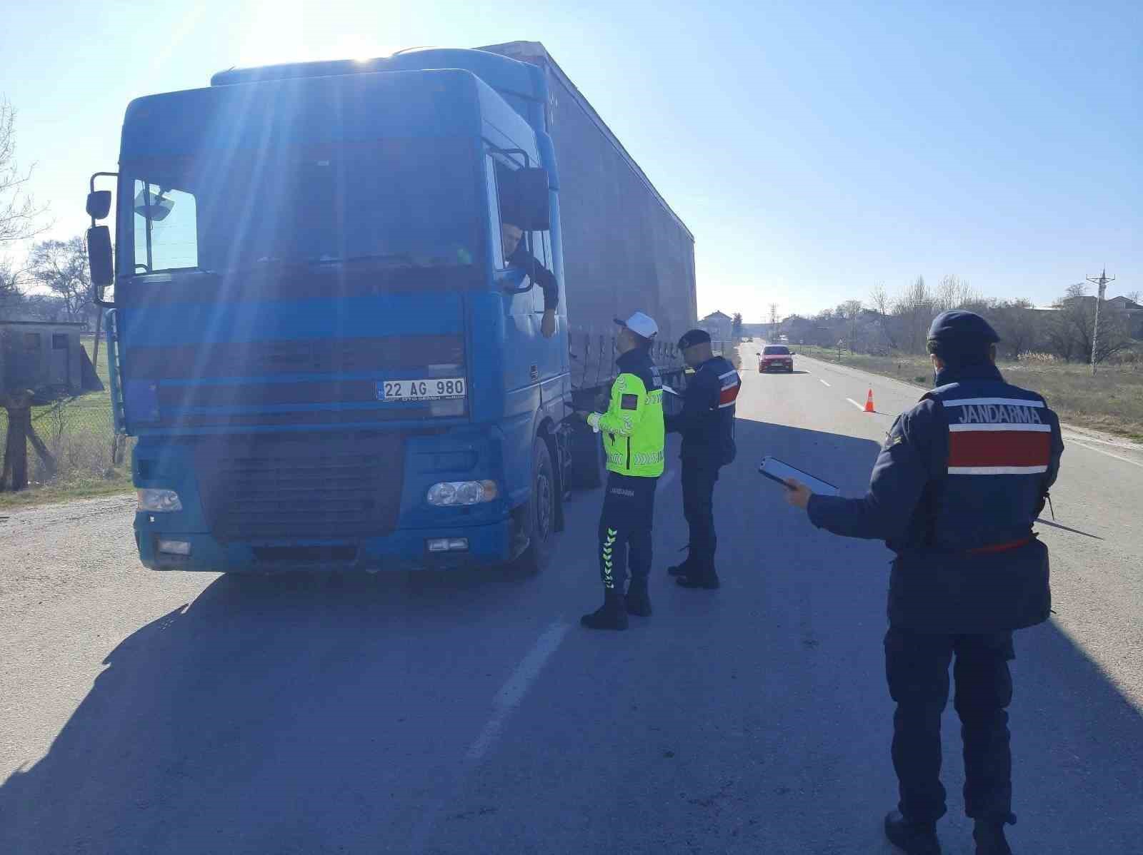 Kırklareli’nde 333 sürücüye işlem yapıldı