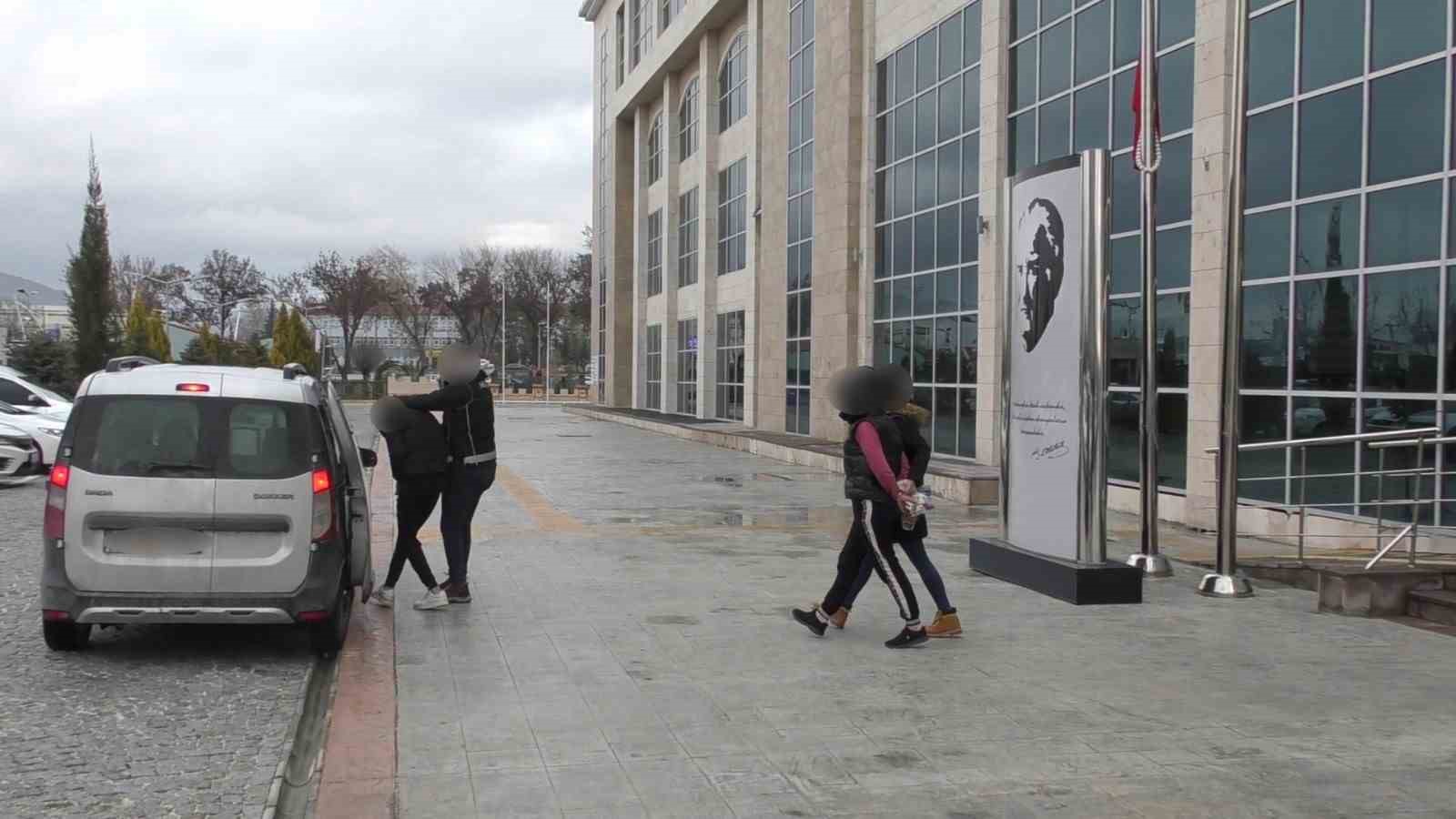 Uşak’ta 6 uyuşturucu satıcısı tutuklandı