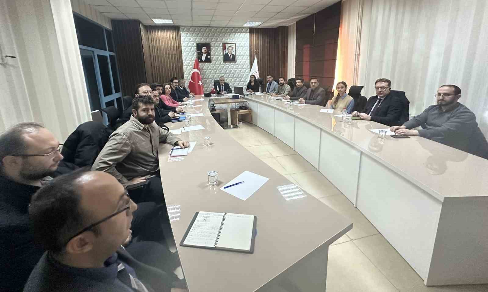 Hakkari&rsquo;de yapılan ve planlanan sağlık hizmetleri değerlendirildi
