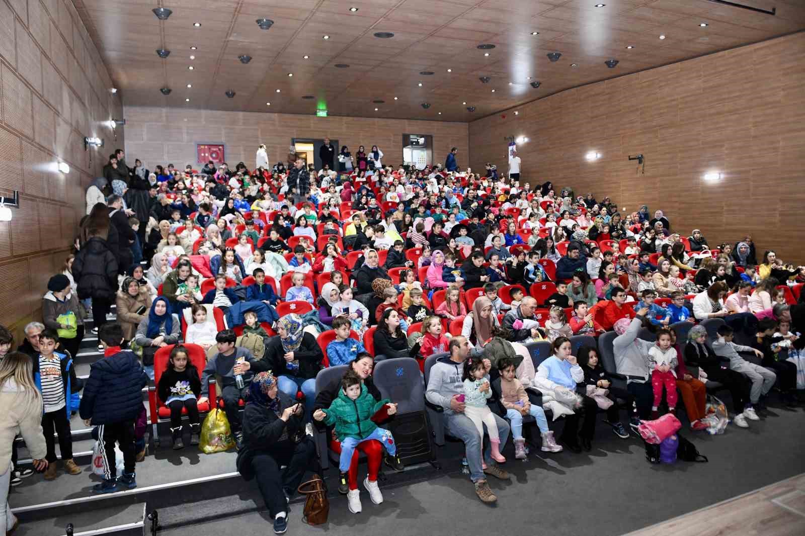 Altıeyl&uuml;l&rsquo;de s&ouml;mestr &ccedil;ocuklarla g&uuml;zel
