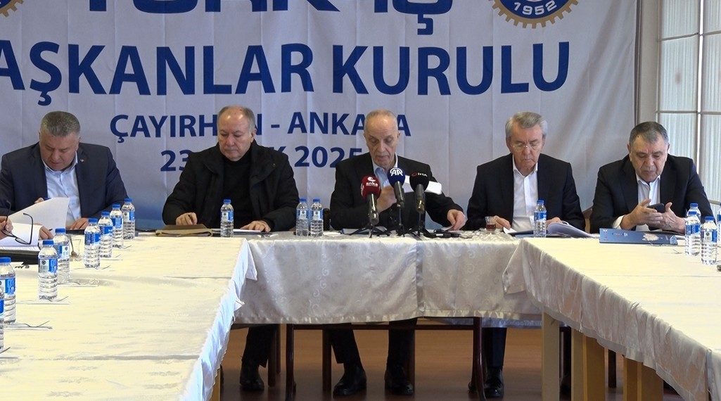 T&Uuml;RK-İŞ Başkanı Atalay, otel yangınında hayatını kaybedenlerin yakınlarına başsağlığı, yaralılara şifalar diledi
