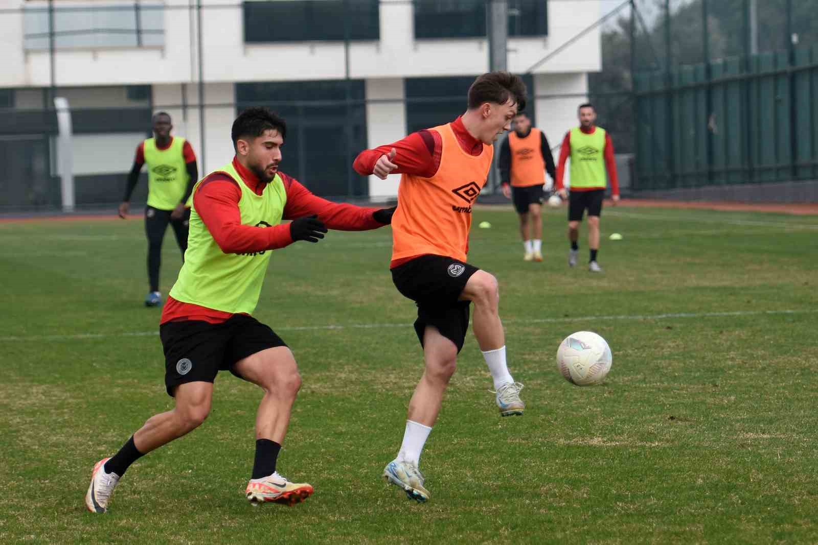 Manisa FK&rsquo;da Sakaryaspor ma&ccedil;ı hazırlıkları devam ediyor
